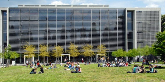 TU Dresden – Hörsaalzentrum auf dem Campus